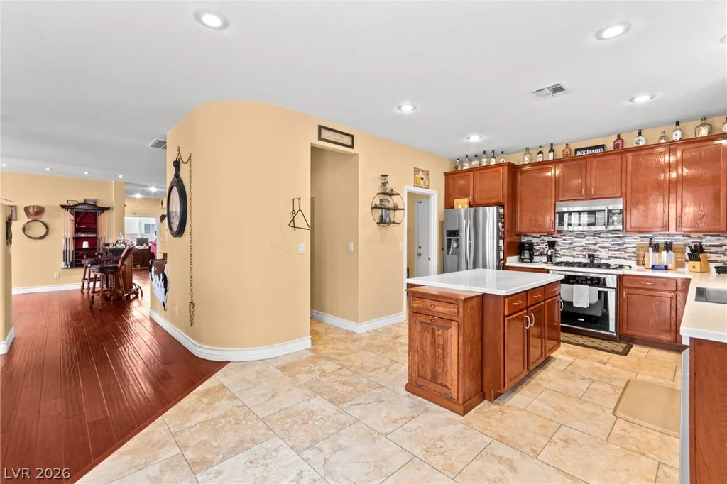 680 Coral View, Las Vegas, NV 89110