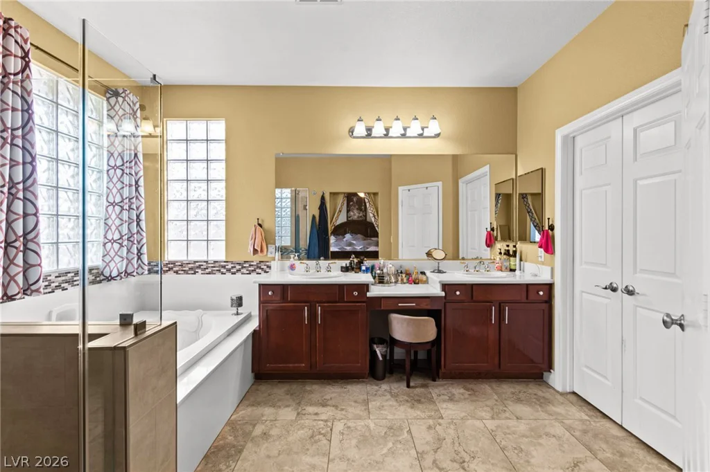680 Coral View, Las Vegas, NV 89110