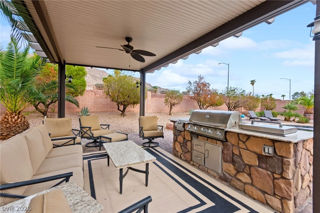 680 Coral View, Las Vegas, NV 89110