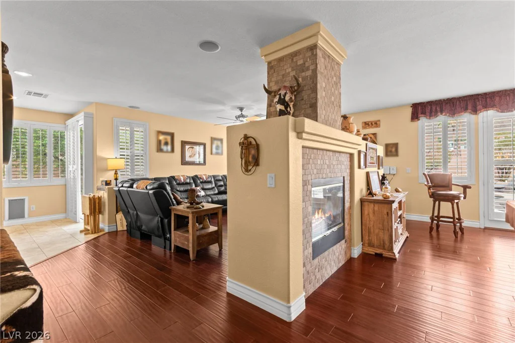 680 Coral View, Las Vegas, NV 89110