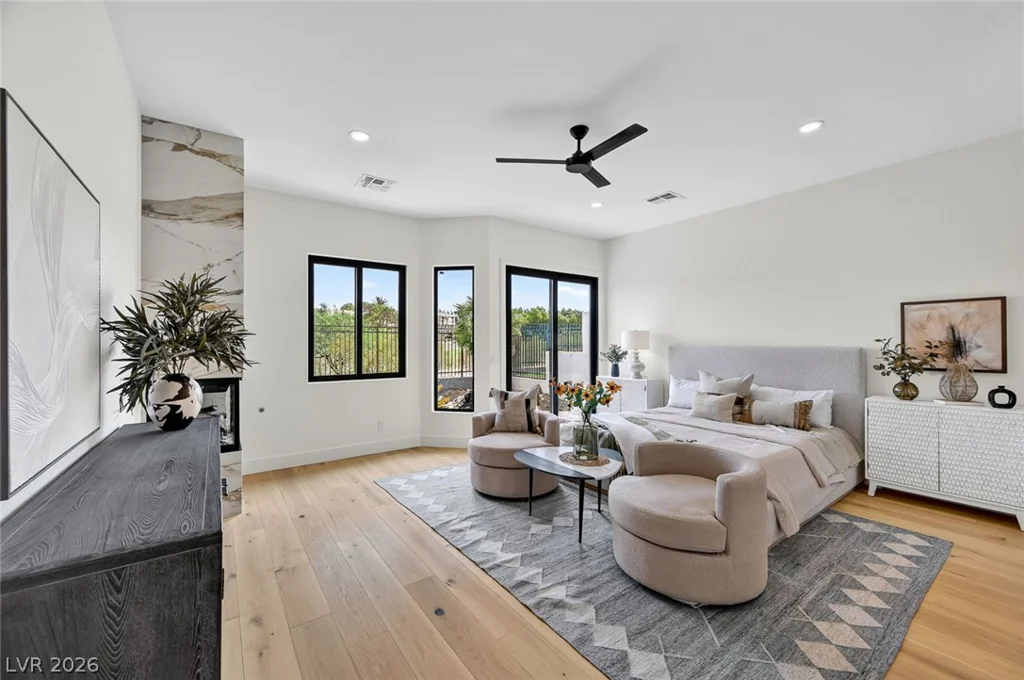 1900 Glenview, Las Vegas, NV 89134
