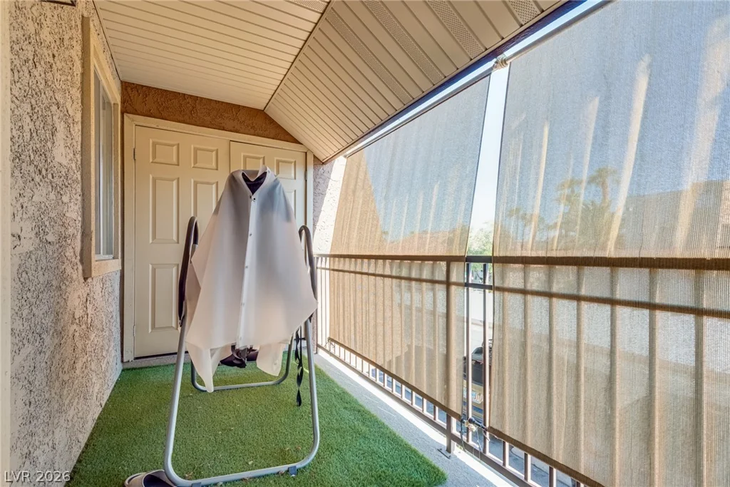 5061 River Glen, Las Vegas, NV 89103