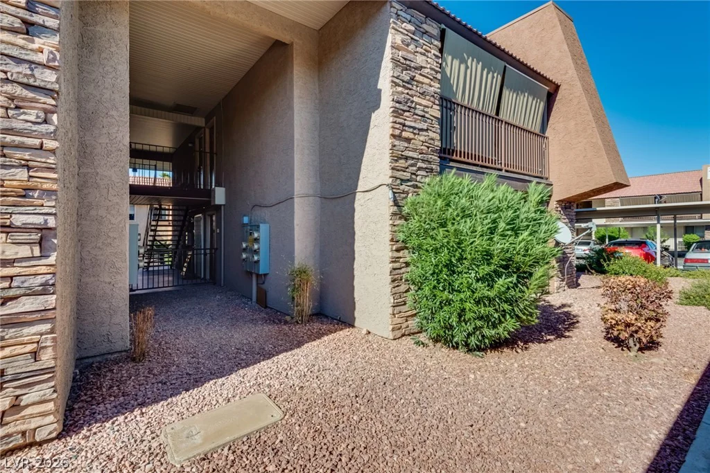 5061 River Glen, Las Vegas, NV 89103