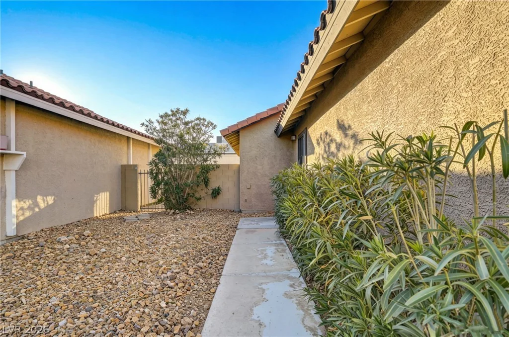 1040 Neil Armstrong, Las Vegas, NV 89145