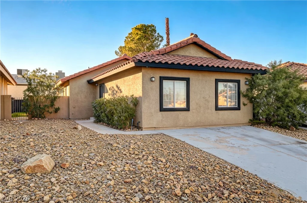 1040 Neil Armstrong, Las Vegas, NV 89145