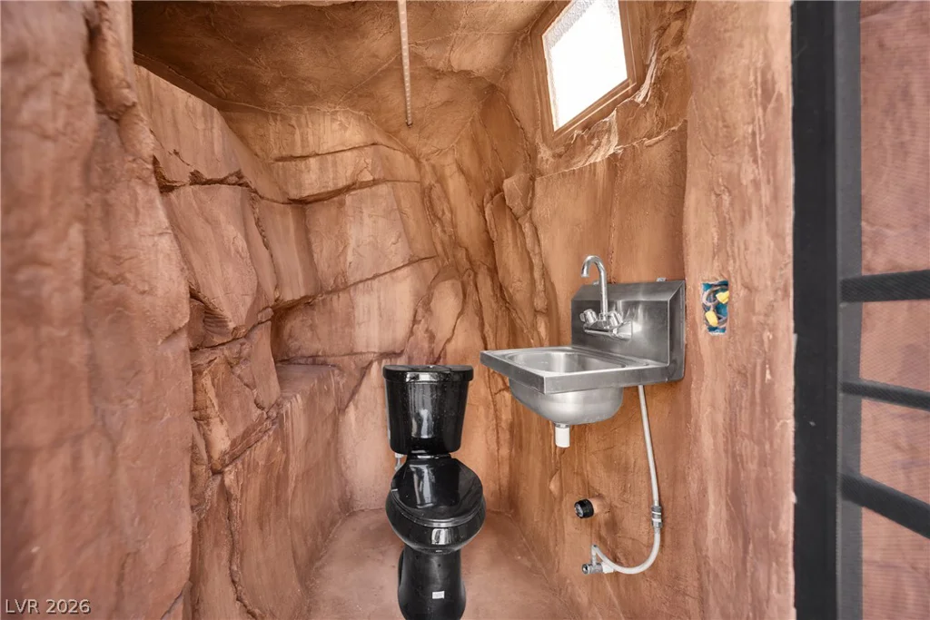 2613 Oscar Mariano, North Las Vegas, NV 89032