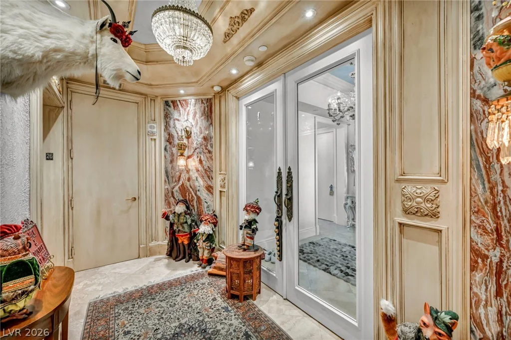 2857 Paradise, Las Vegas, NV 89109