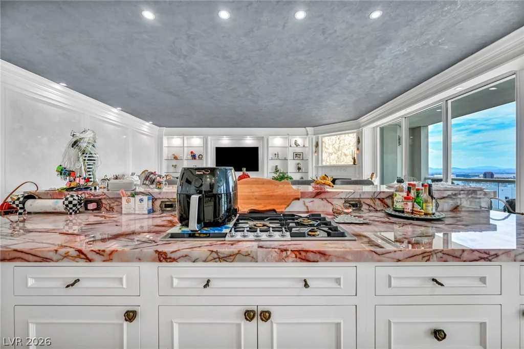 2857 Paradise, Las Vegas, NV 89109