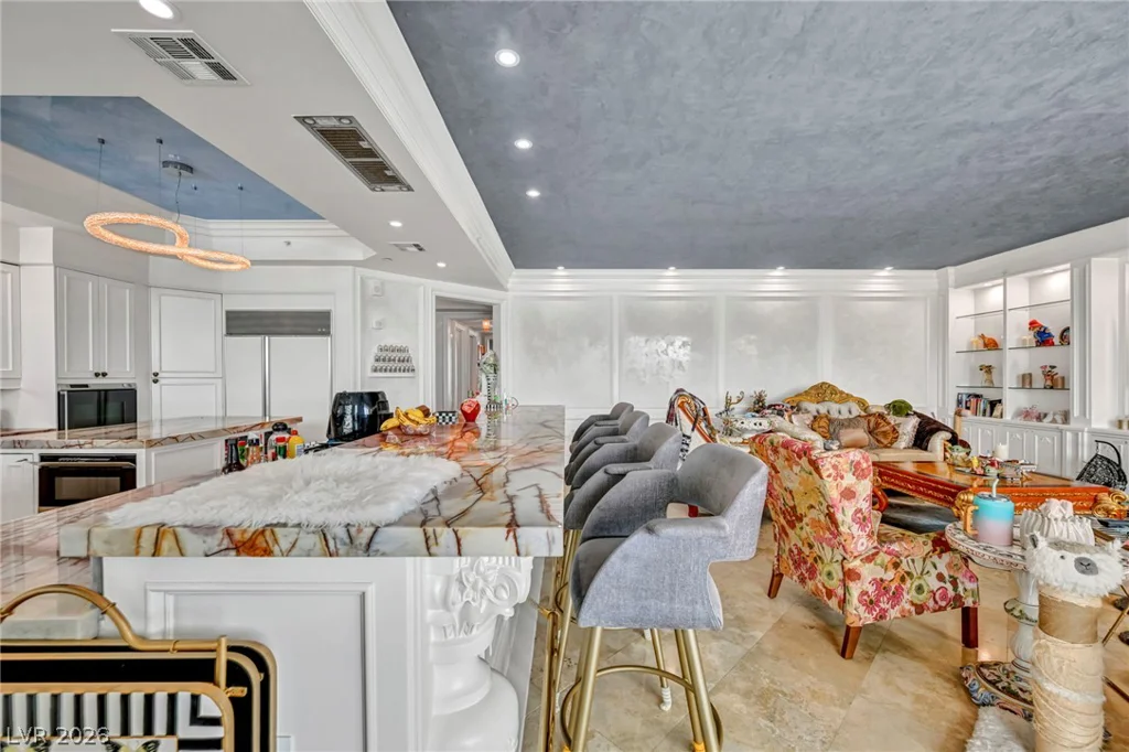 2857 Paradise, Las Vegas, NV 89109