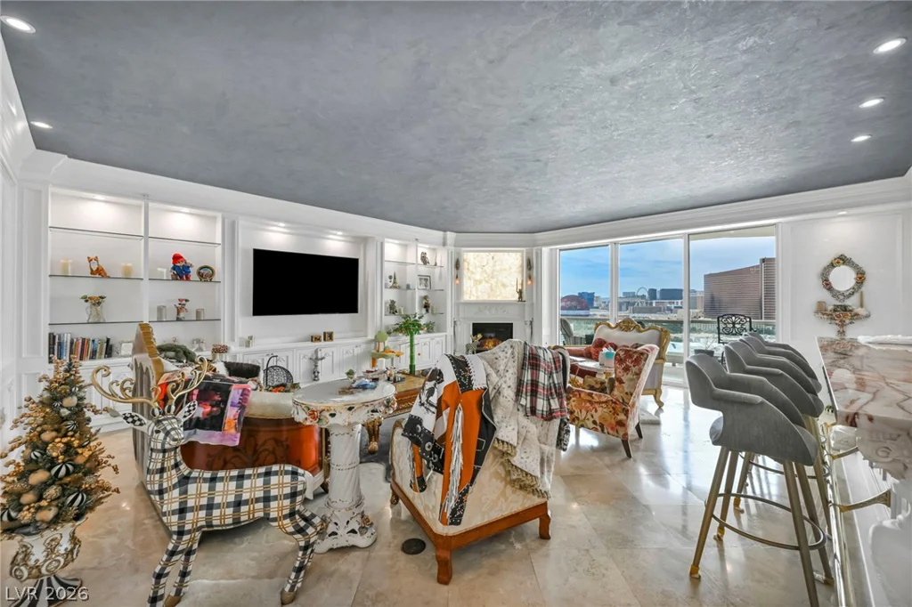 2857 Paradise, Las Vegas, NV 89109