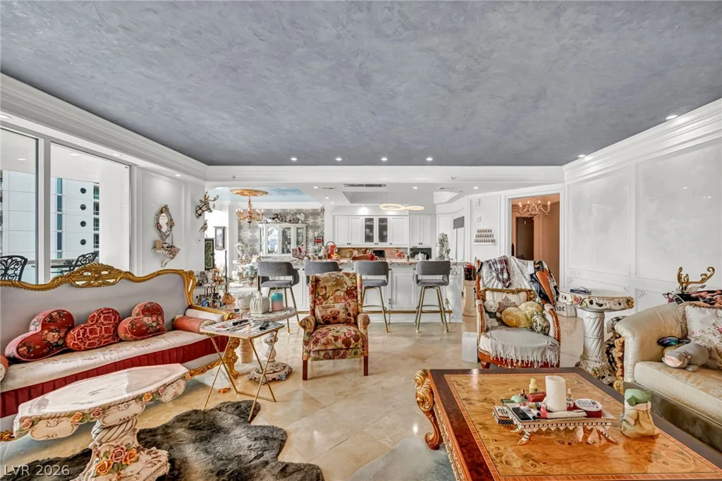 2857 Paradise, Las Vegas, NV 89109
