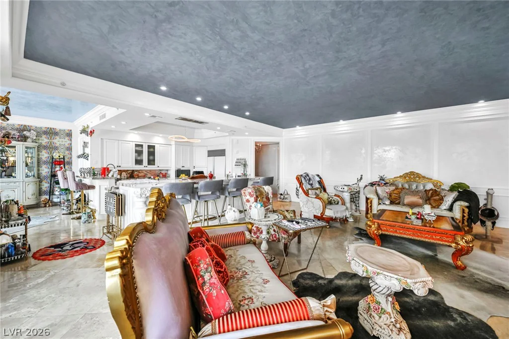 2857 Paradise, Las Vegas, NV 89109