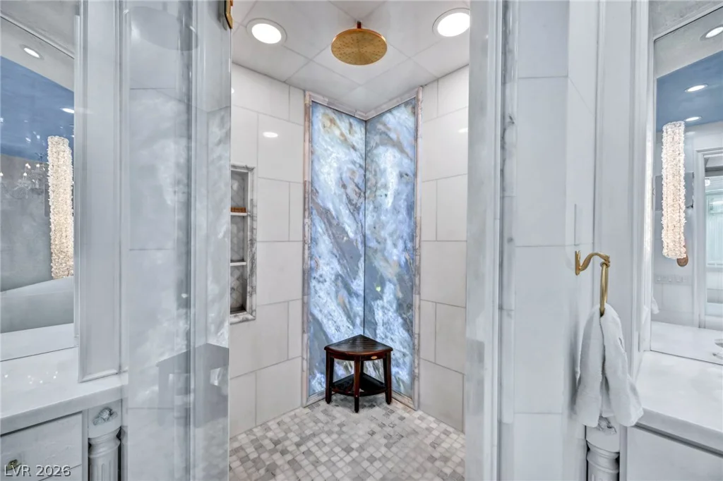 2857 Paradise, Las Vegas, NV 89109