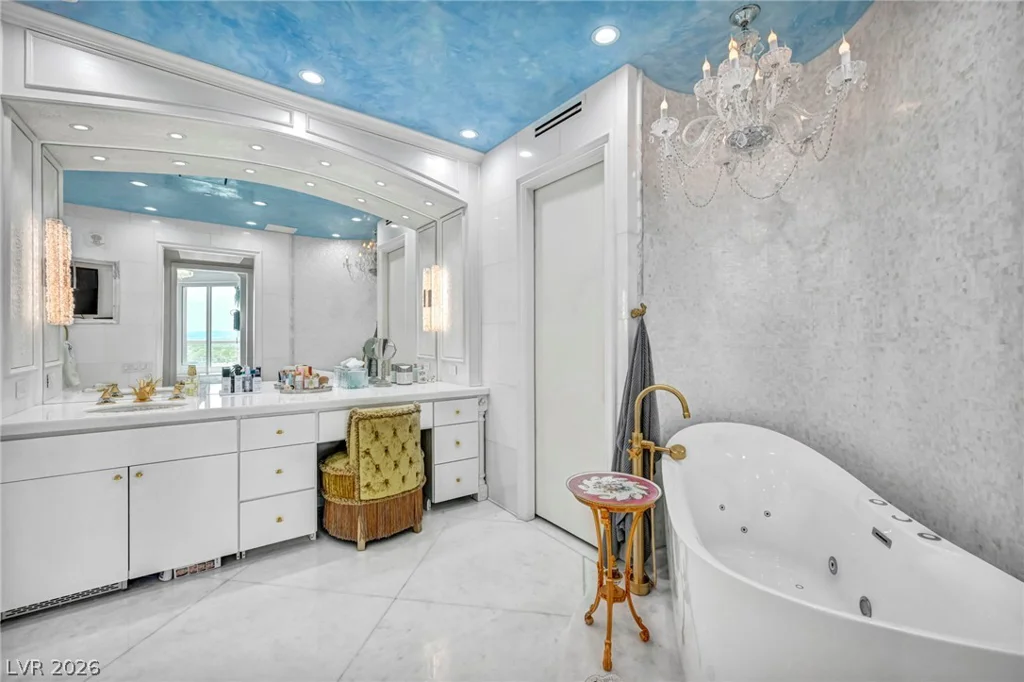 2857 Paradise, Las Vegas, NV 89109