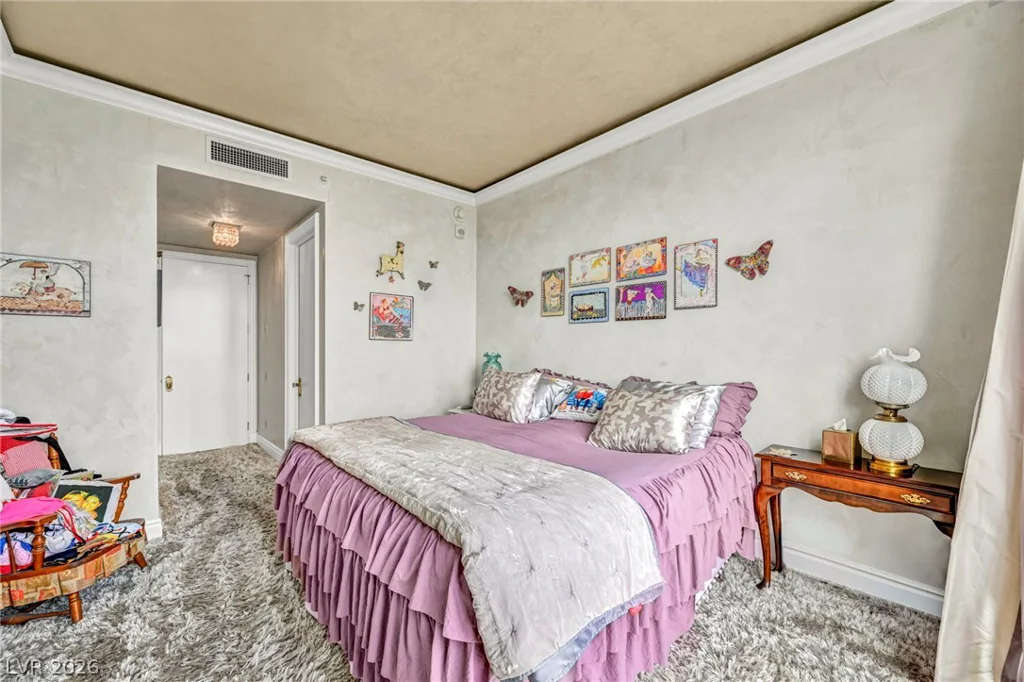2857 Paradise, Las Vegas, NV 89109