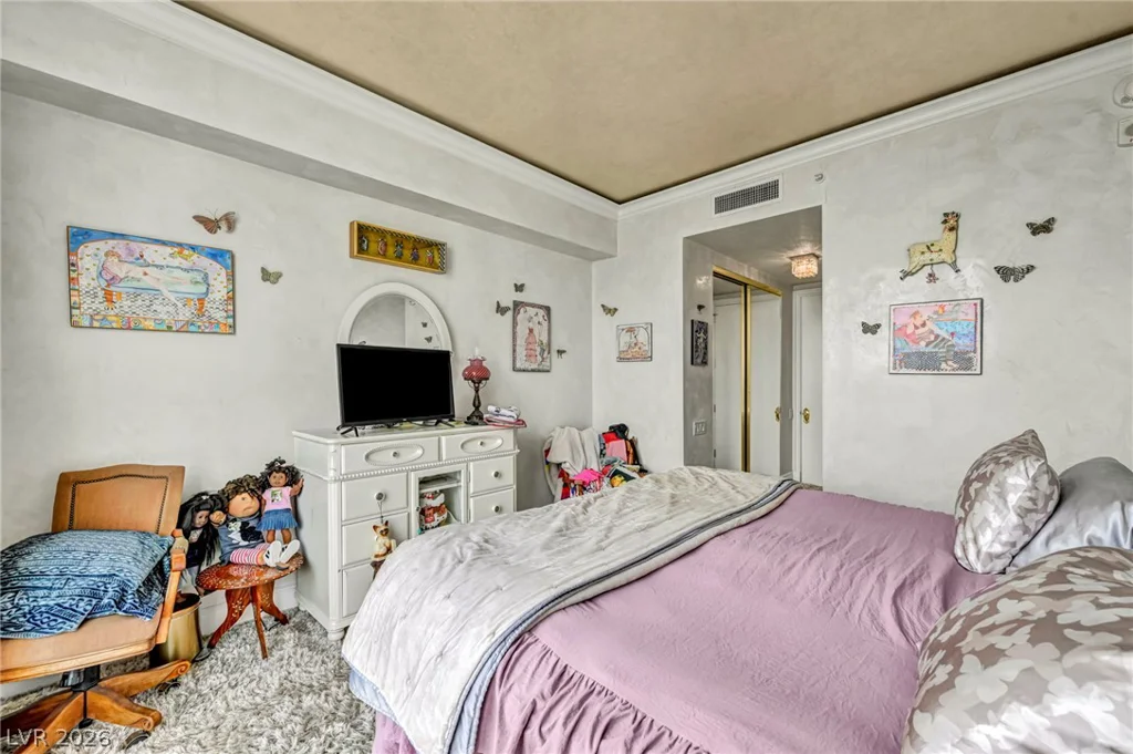 2857 Paradise, Las Vegas, NV 89109