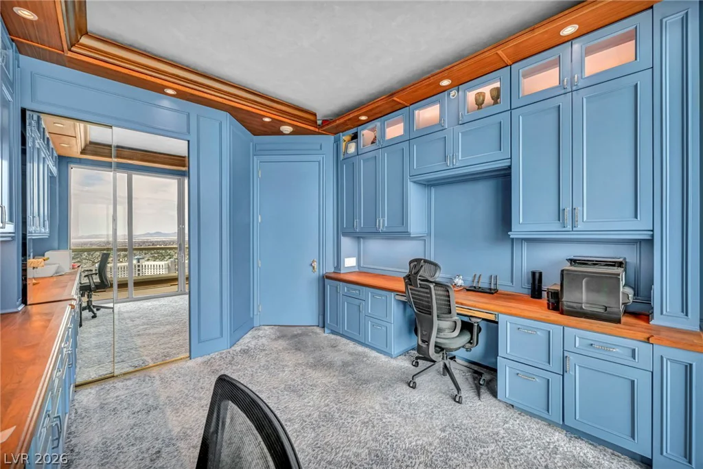 2857 Paradise, Las Vegas, NV 89109