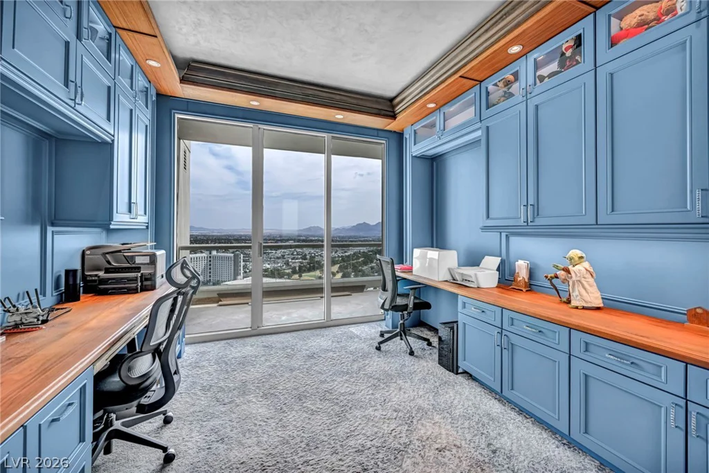 2857 Paradise, Las Vegas, NV 89109