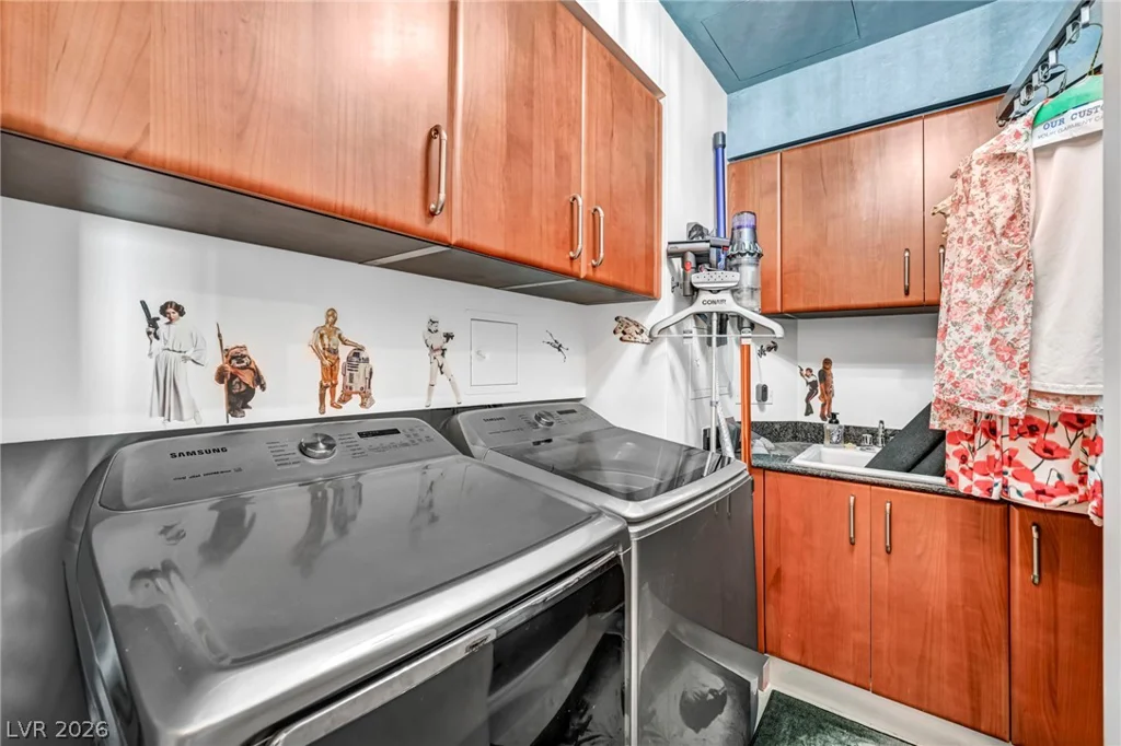 2857 Paradise, Las Vegas, NV 89109