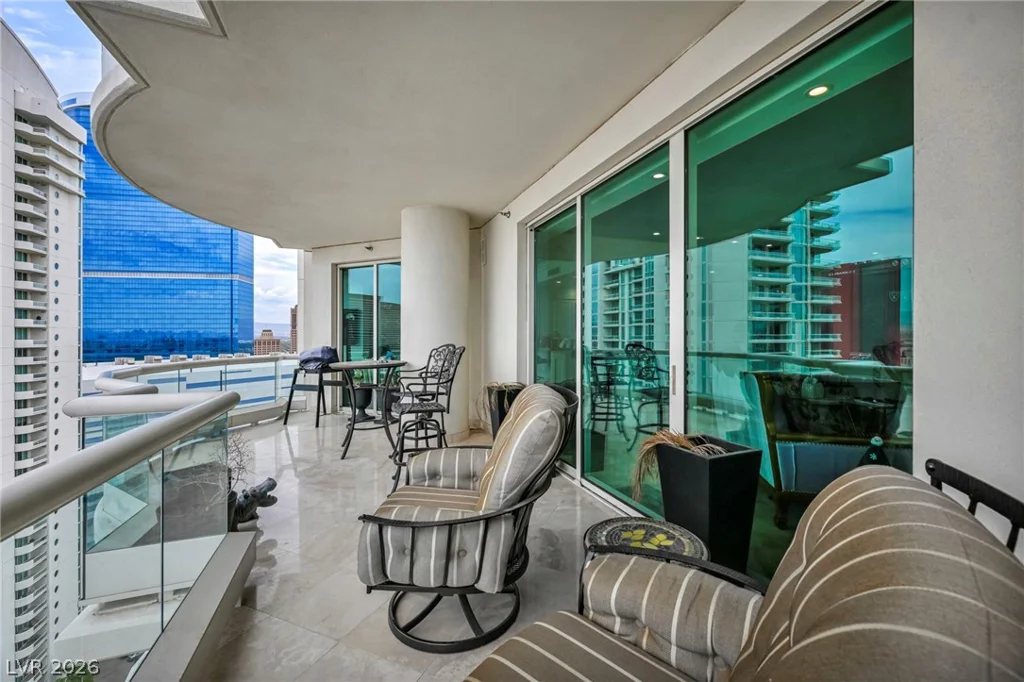 2857 Paradise, Las Vegas, NV 89109