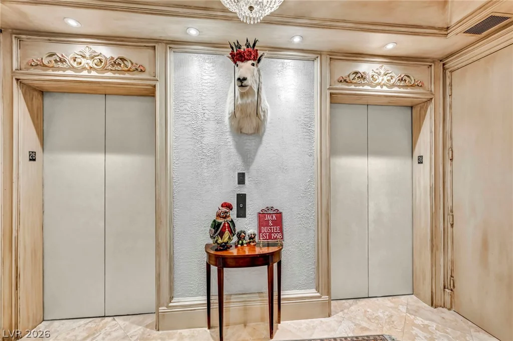 2857 Paradise, Las Vegas, NV 89109