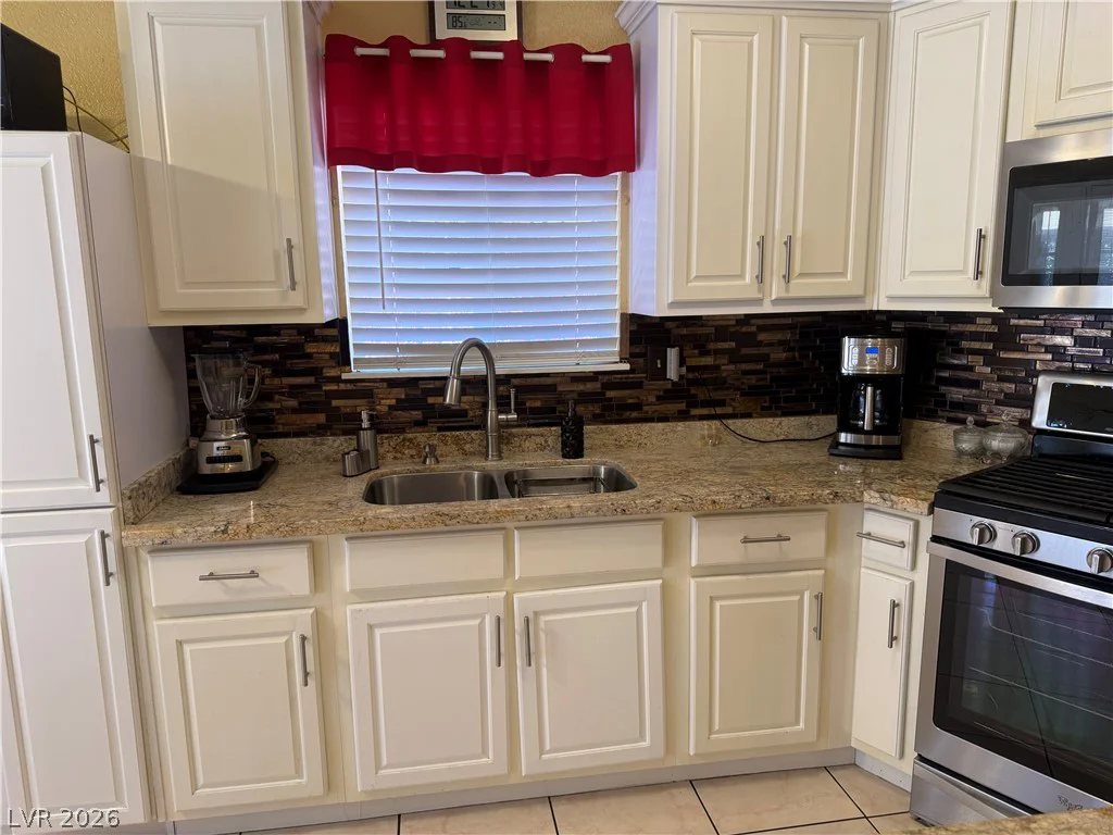 3715 Nelson, North Las Vegas, NV 89030