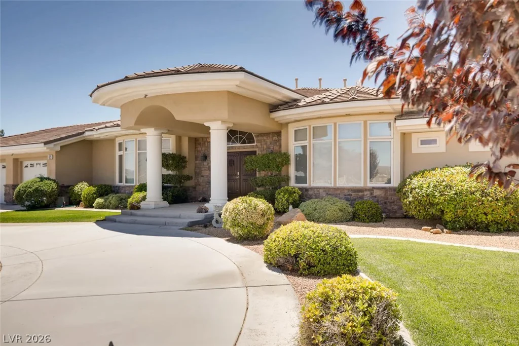 6325 Iron Mountain, Las Vegas, NV 89131