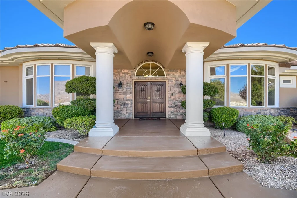 6325 Iron Mountain, Las Vegas, NV 89131