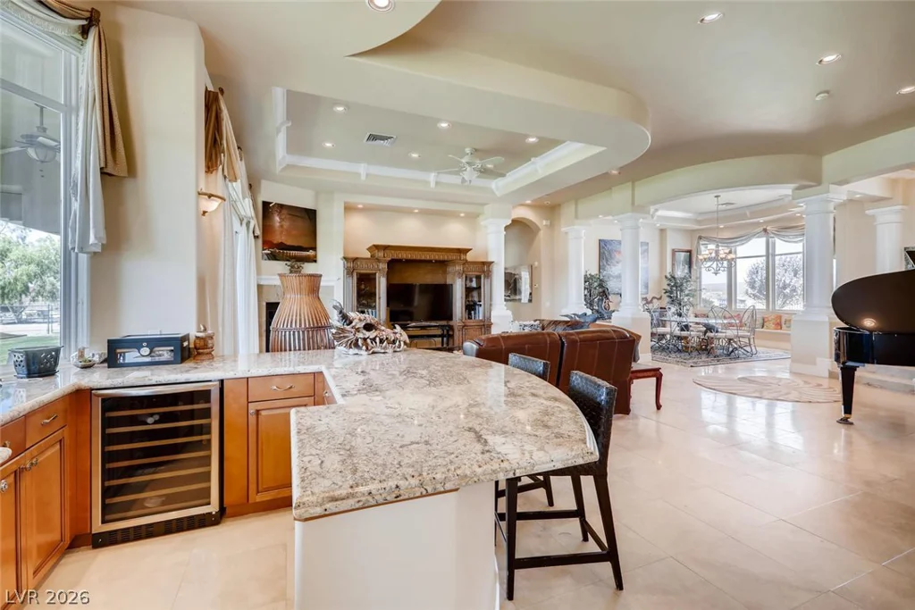 6325 Iron Mountain, Las Vegas, NV 89131