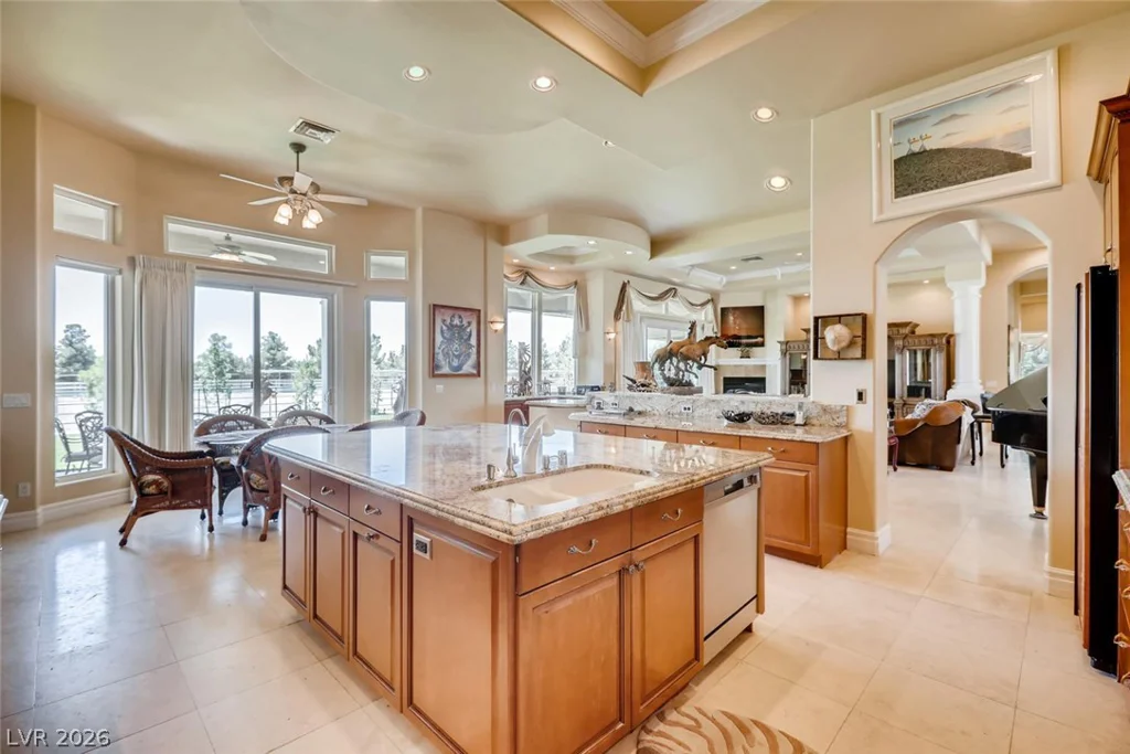 6325 Iron Mountain, Las Vegas, NV 89131