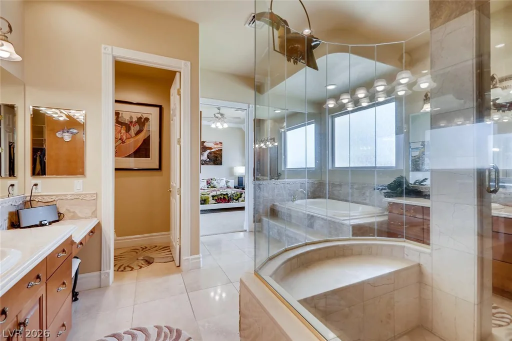6325 Iron Mountain, Las Vegas, NV 89131