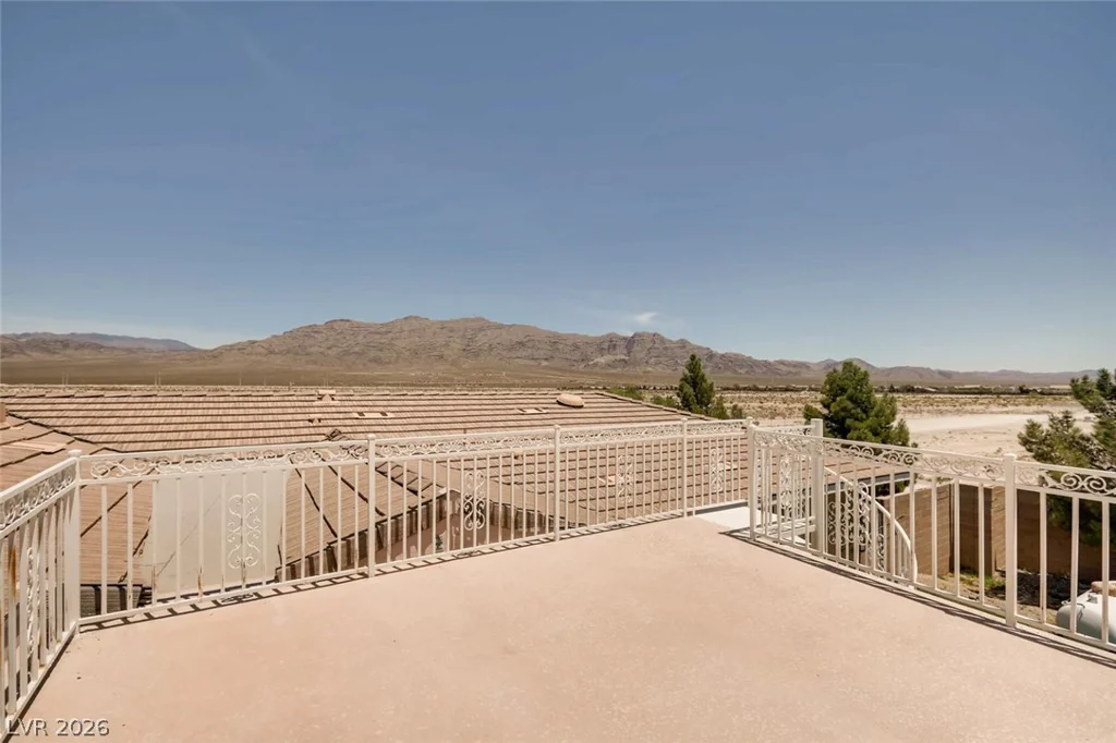 6325 Iron Mountain, Las Vegas, NV 89131