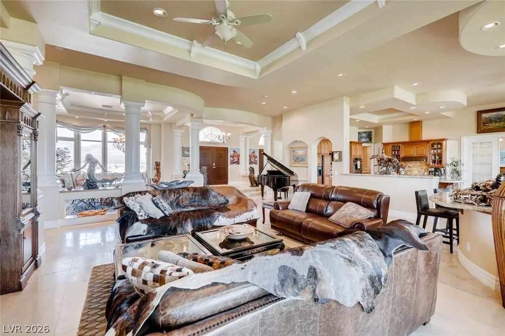6325 Iron Mountain, Las Vegas, NV 89131