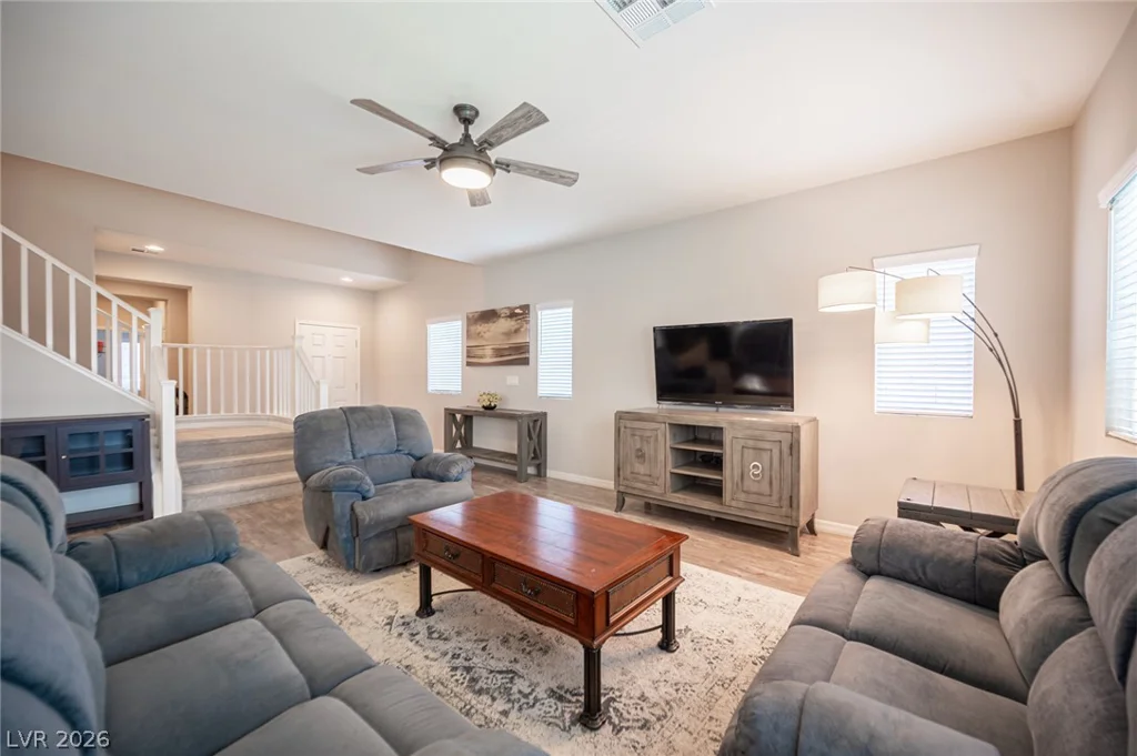 7693 Gallego Plains, Las Vegas, NV 89113