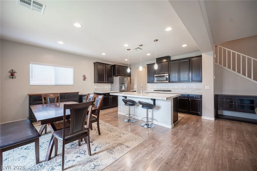 7693 Gallego Plains, Las Vegas, NV 89113