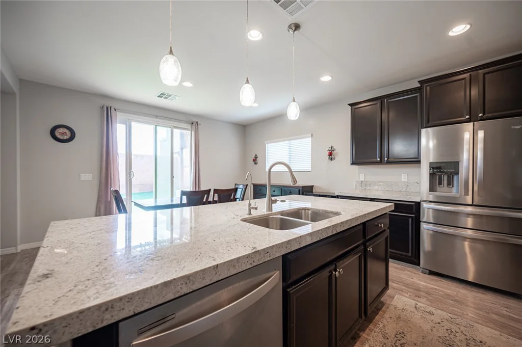 7693 Gallego Plains, Las Vegas, NV 89113