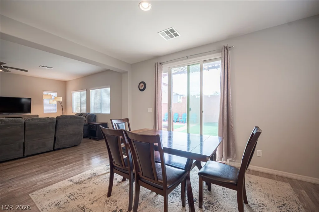 7693 Gallego Plains, Las Vegas, NV 89113