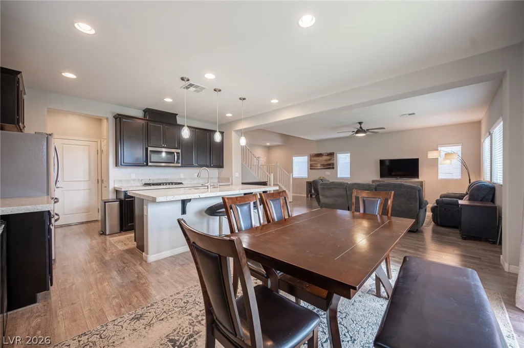 7693 Gallego Plains, Las Vegas, NV 89113