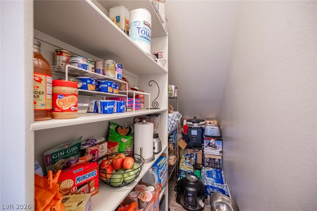 7693 Gallego Plains, Las Vegas, NV 89113