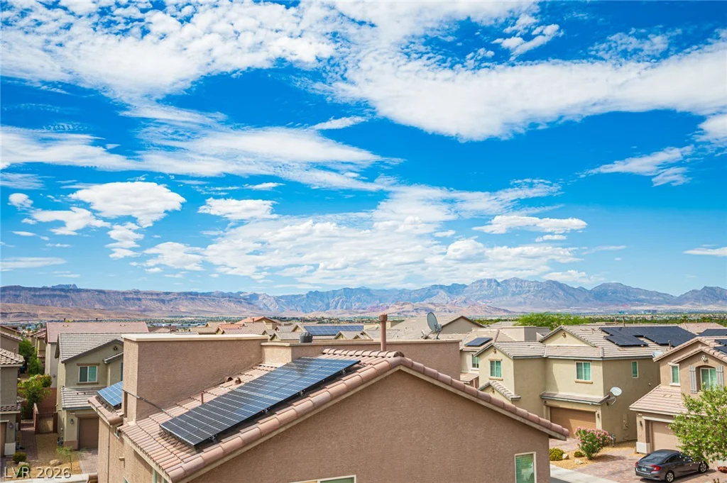 7693 Gallego Plains, Las Vegas, NV 89113