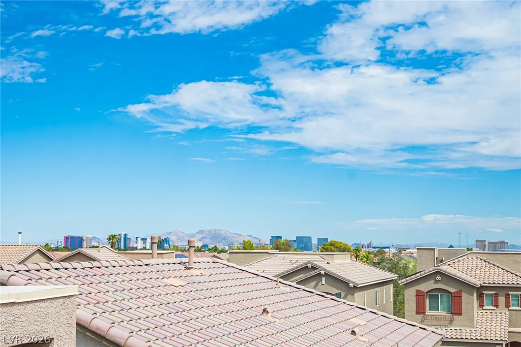 7693 Gallego Plains, Las Vegas, NV 89113