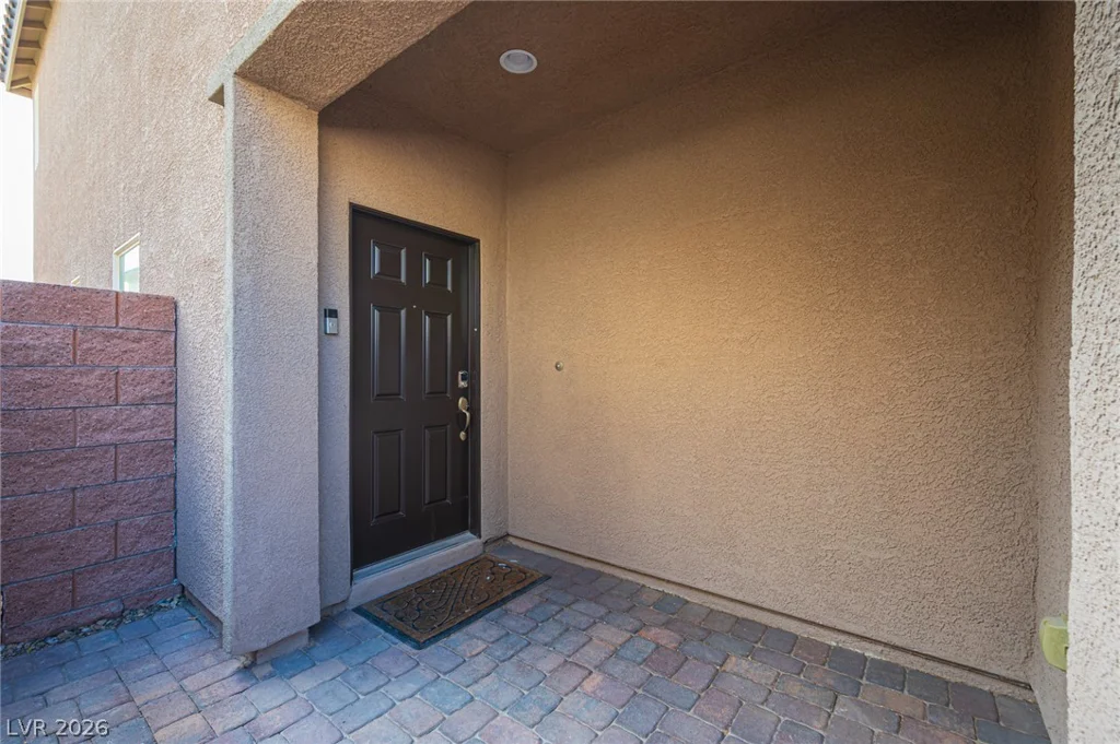7693 Gallego Plains, Las Vegas, NV 89113