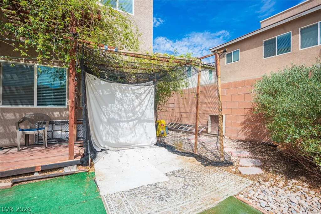 7693 Gallego Plains, Las Vegas, NV 89113