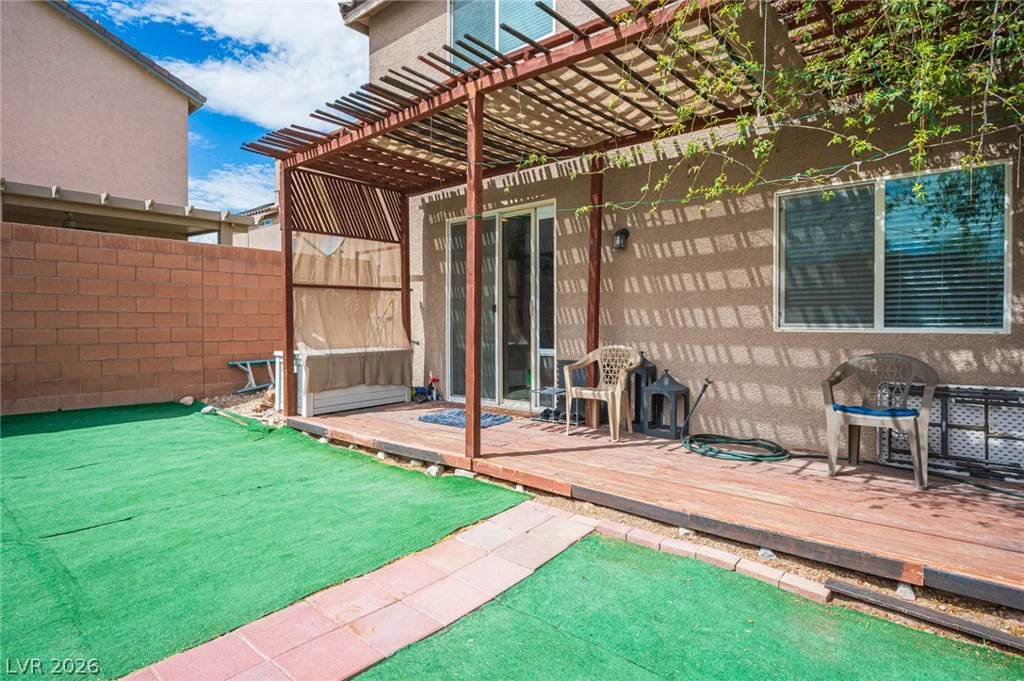 7693 Gallego Plains, Las Vegas, NV 89113