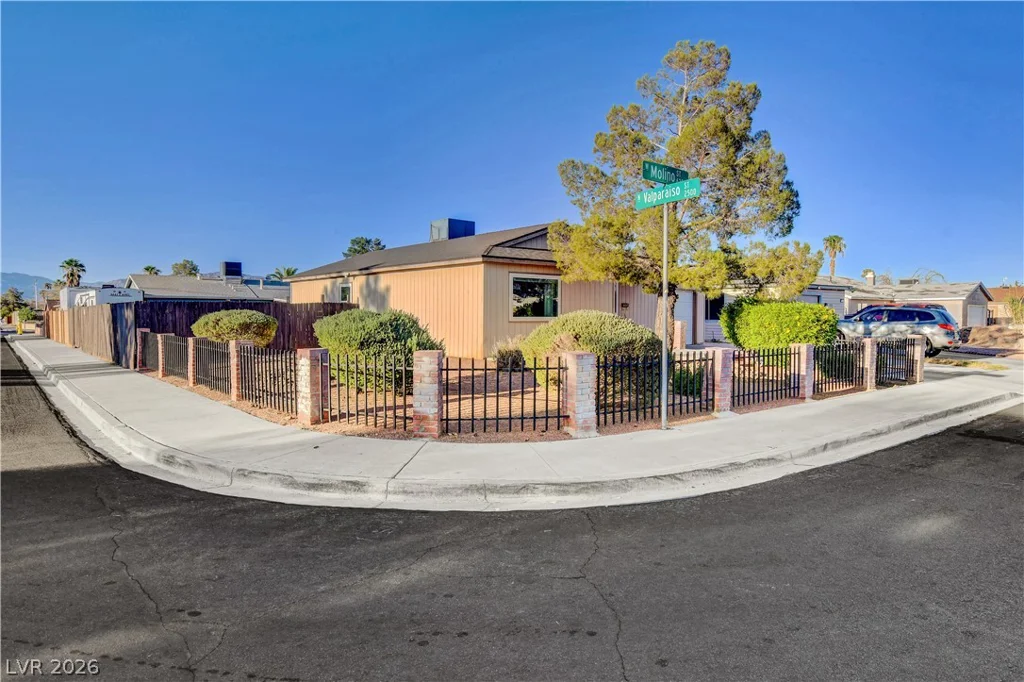 6304 Molino, Las Vegas, NV 89108