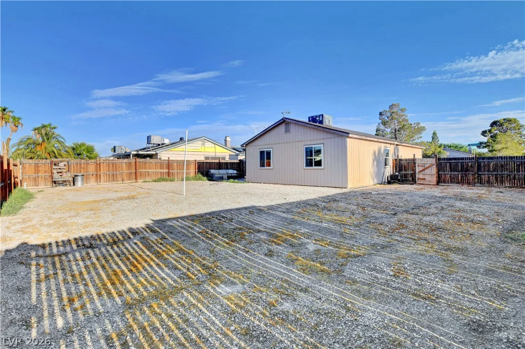 6304 Molino, Las Vegas, NV 89108