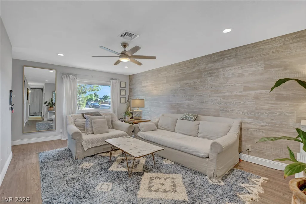 6304 Molino, Las Vegas, NV 89108