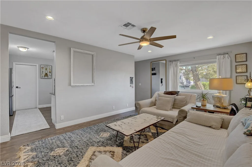 6304 Molino, Las Vegas, NV 89108
