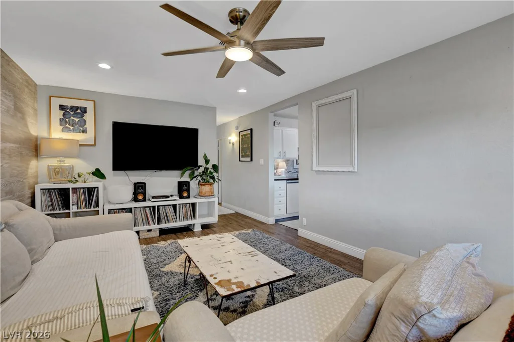 6304 Molino, Las Vegas, NV 89108