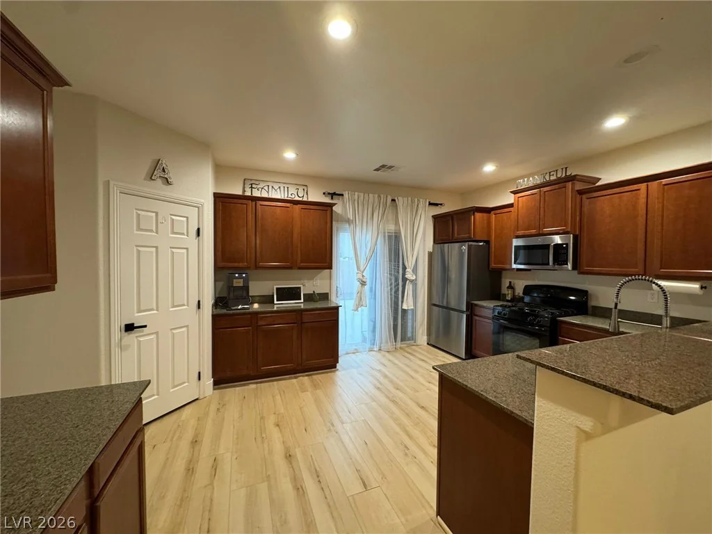 5037 Lower Falls, Las Vegas, NV 89141